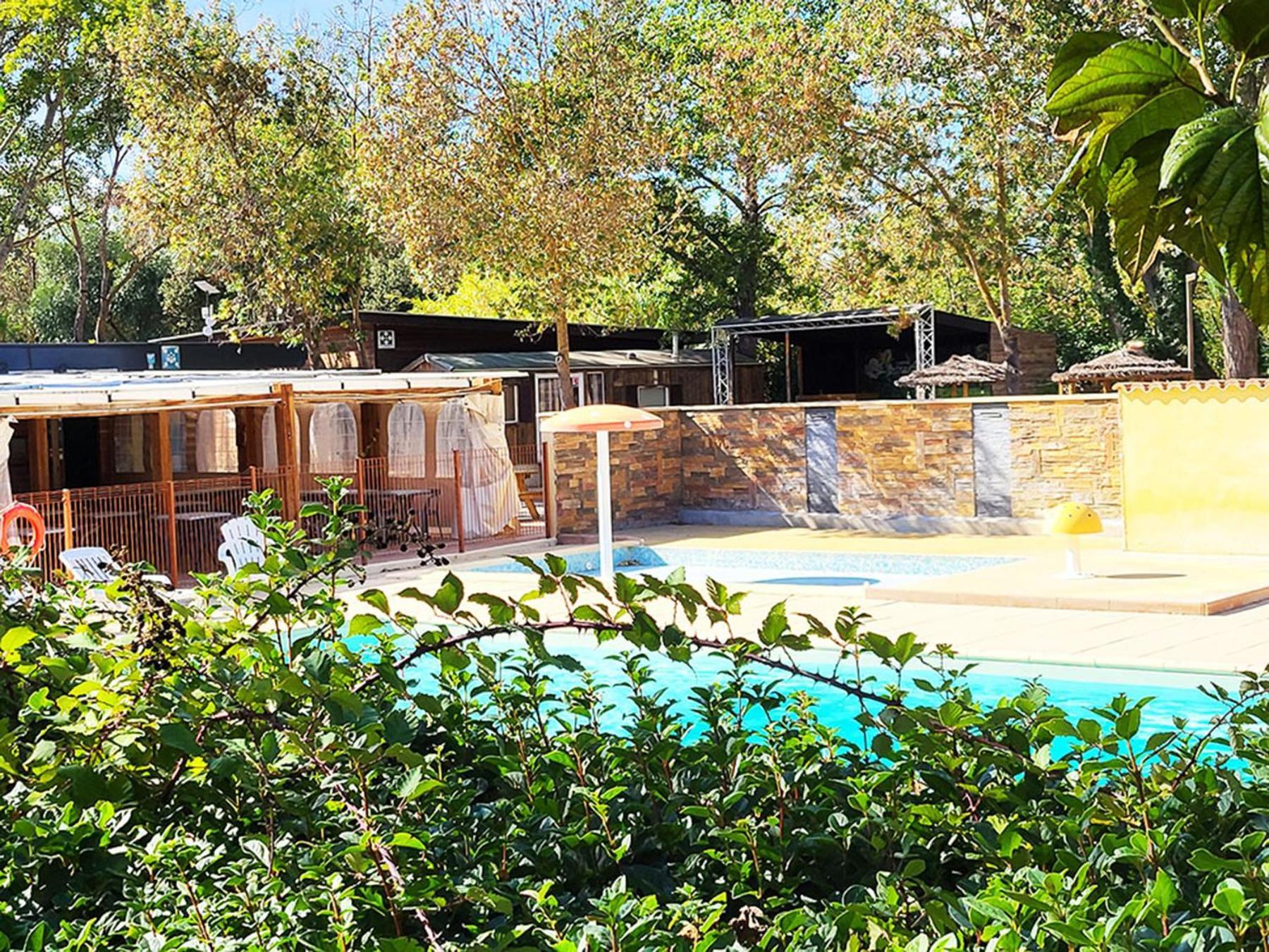 Camping Le Val De Cesse Mirepeisset 외부 사진